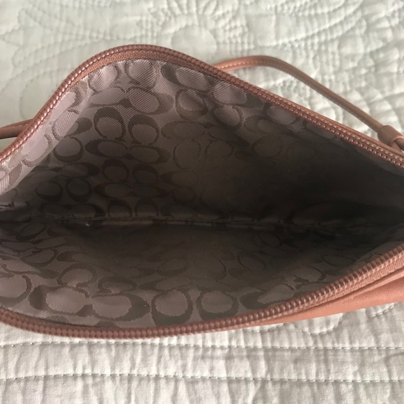 REDUCED Coach leather wristlet - Picture 3 of 4